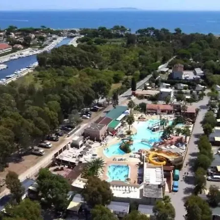 4 Etoiles - Parc Aquatique - Efacff 营地 *