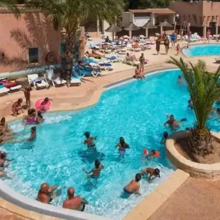 4 Etoiles - Parc Aquatique - Efacff 耶尔